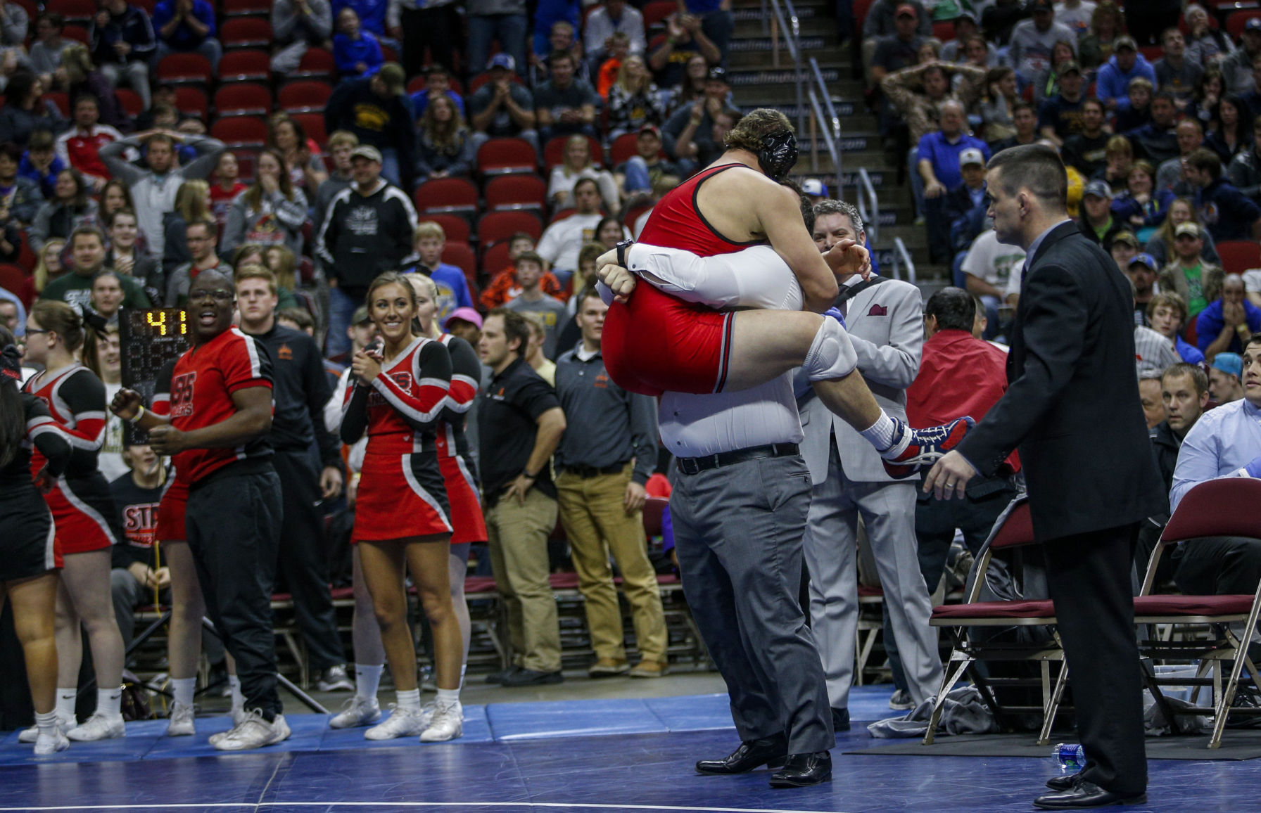 021817-WRESTLING-FINALS-026.jpg